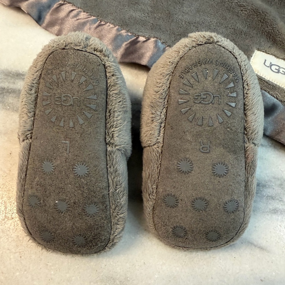 UGG Soft Gray Kids Slippers Bixbee and Lovey size 4/5 - Picture 5 of 12